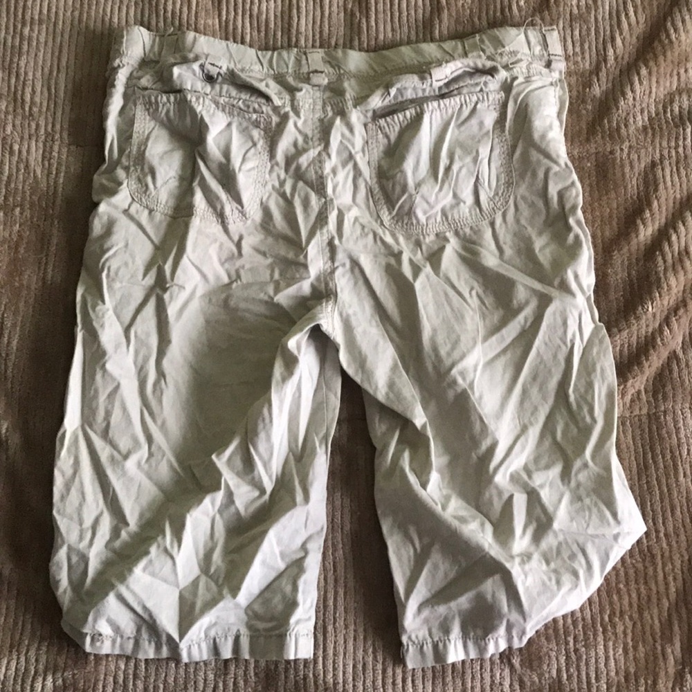 Capris - Picture 3 of 4